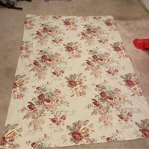 Waverly Norfolk Rose Sonata Garden rectangular tablecloth EUC